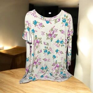 Layne‎ Bryant plus size long sleeve 18/20 floral
Tunic top gray blue purple
